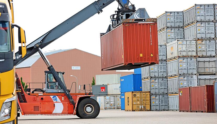 Regionale Terminals mit spezifischen Stärken rücken wieder in den Fokus − das merkt man trotz den Corona-Jahren 2020 und 2021 auch im Containerterminal Heilbronn, den die Heilbronner Versorgungs GmbH 2012 eröffnet hat.
Fotos: Ralf Seidel
