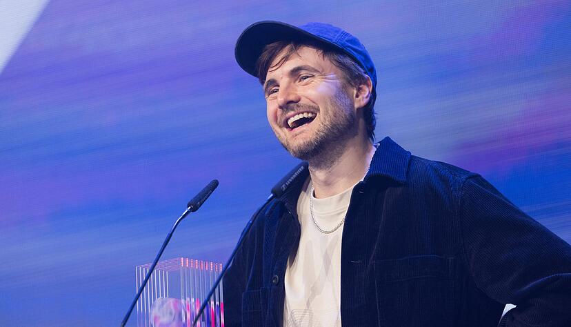 Phil Laude freut sich über den «Ehrenpreis» bei den  VideoDays Festival Awards. Phil Laude freut sich über den «Ehrenpreis» bei den  VideoDays Festival Awards.