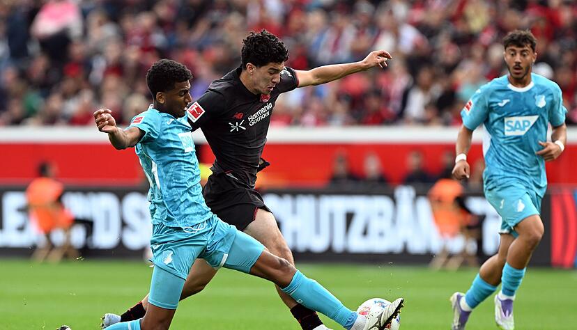 Vor dem Bundesliga-Spiel zwischen der TSG Hoffenheim und Bayer Leverkusen ist auf den Stra&szlig;en in Sinsheim wieder mit erh&ouml;htem Verkehrsaufkommen zu rechnen.