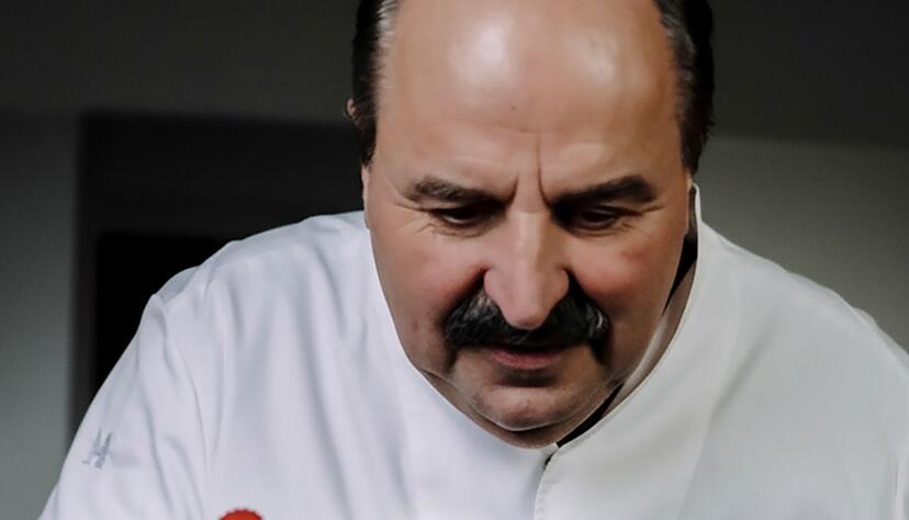 Spitzenkoch Johann Lafer greift h&auml;ufig zum Bunsenbrenner. Der ist f&uuml;r ihn mittlerweile Standard in einer K&uuml;che.