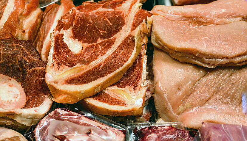 Sowohl Lidl als auch Kaufland haben sich verpflichtet, Schweinefleisch künftig fast ausschließlich aus den Haltungsform-Stufen 2, 3 und 4 zu verkaufen. Foto: dpa Sowohl Lidl als auch Kaufland haben sich verpflichtet, Schweinefleisch künftig fast ausschließlich aus den Haltungsform-Stufen 2, 3 und 4 zu verkaufen. Foto: dpa