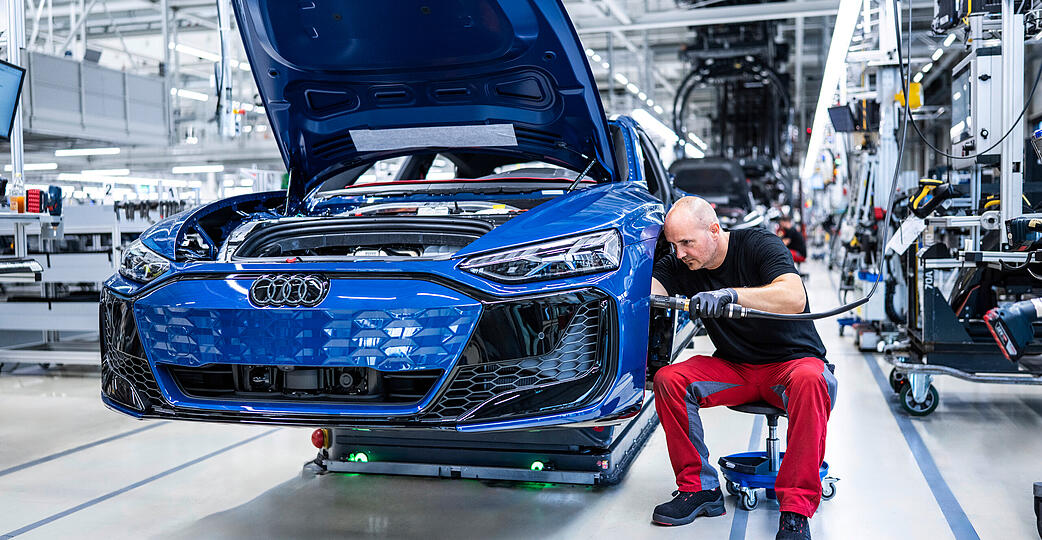 Am Audi-Standort B&ouml;llinger H&ouml;fe in Heilbronn wird aktuell der E-Tron GT in einer Schicht gefertigt. 2027 startet die Produktion eines Elektro-Sportwagens.