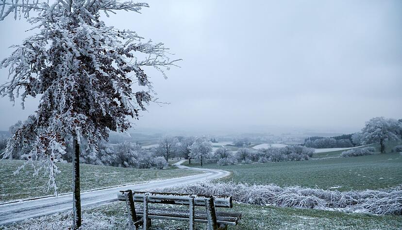 Frostig wird es über Weihnachten - und im Süden fällt doch ein wenig Schnee. Frostig wird es über Weihnachten - und im Süden fällt doch ein wenig Schnee.
