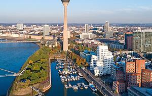 Die Landeshauptstadt Düsseldorf ist eine von 30 Großstädten in NRW. Die Landeshauptstadt Düsseldorf ist eine von 30 Großstädten in NRW.