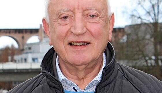 Dieter Distler (82) aus Bietigheim will den Landtag schrumpfen. Obwohl viele Menschen sein Anliegen gut finden, hat sein Volksbegehren zu wenige Unterschriften gesammelt. Dieter Distler (82) aus Bietigheim will den Landtag schrumpfen. Obwohl viele Menschen sein Anliegen gut finden, hat sein Volksbegehren zu wenige Unterschriften gesammelt.