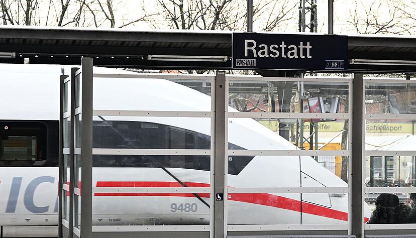 Die Züge auf der Rheintalbahn fahren wieder. (Symbolbild) Die Züge auf der Rheintalbahn fahren wieder. (Symbolbild)