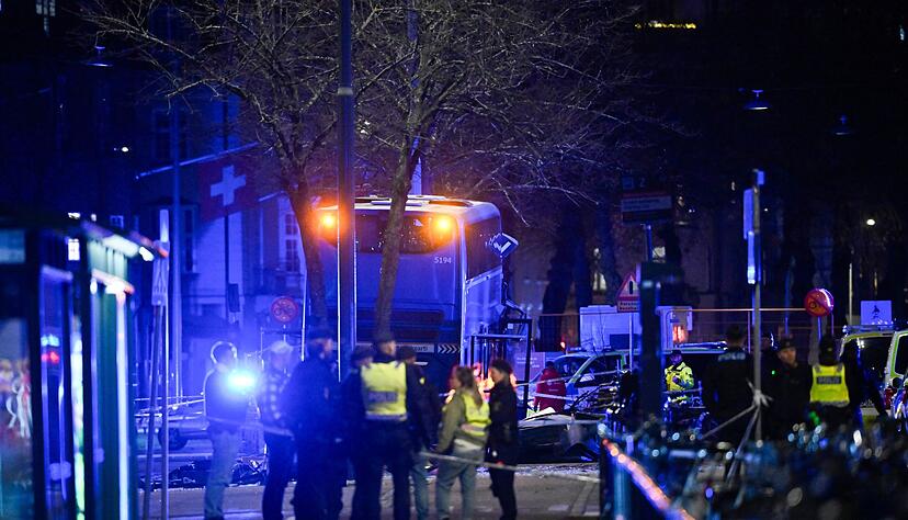 Die Einsatzkräfte waren mit einem Großaufgebot vor Ort. Die Einsatzkräfte waren mit einem Großaufgebot vor Ort.