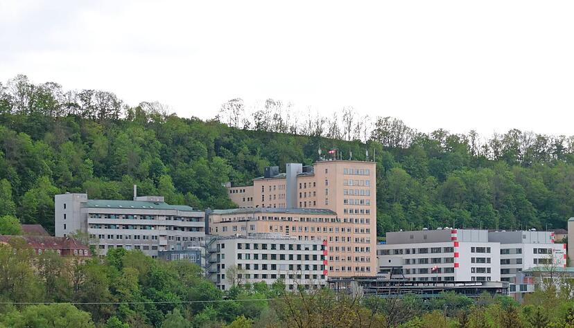 Die Entscheidung zum Diak ist gefallen. Der Landkreis übernimmt die Klinik alleine - zumindest vorerst Die Entscheidung zum Diak ist gefallen. Der Landkreis übernimmt die Klinik alleine - zumindest vorerst