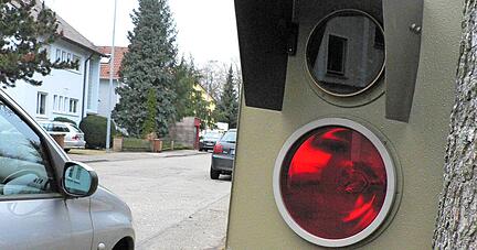 Augen auf im Verkehr! Denn auch die Radarfallen haben einen wachen Blick: Im vergangenen Jahr wurden wieder zahlreiche Verstöße durch Kreis und Polizei festgestellt. Der schnellste Fahrer war ganze 61 km/h zu flott unterwegs.
Foto: Archiv/Friese