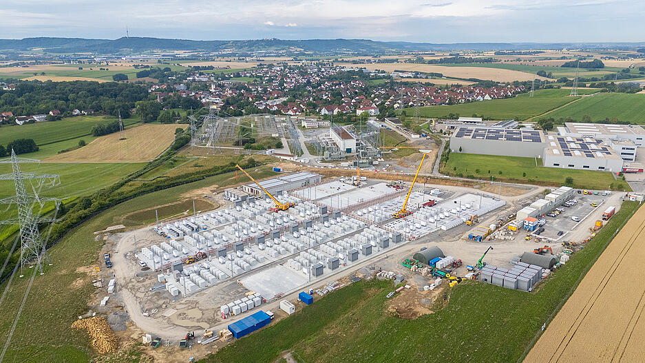 Blick auf die Baustelle von oben – im Hintergrund ist Kupferzell.