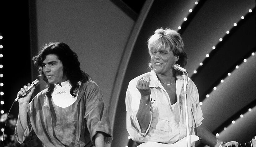 Das deutsche Pop-Duo Modern Talking mit Thomas Anders (links) und Dieter Bohlen bei einem Auftritt im Oktober 1985. Das deutsche Pop-Duo Modern Talking mit Thomas Anders (links) und Dieter Bohlen bei einem Auftritt im Oktober 1985.