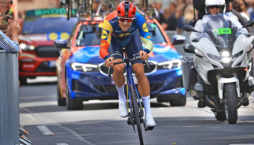 War der Schnellste in den Straßen von Schweinfurt: Der Italiener Jonathan Milan vom Team Lidl-Trek hat den Prolog der Deutschland-Tour gewonnen. War der Schnellste in den Straßen von Schweinfurt: Der Italiener Jonathan Milan vom Team Lidl-Trek hat den Prolog der Deutschland-Tour gewonnen.