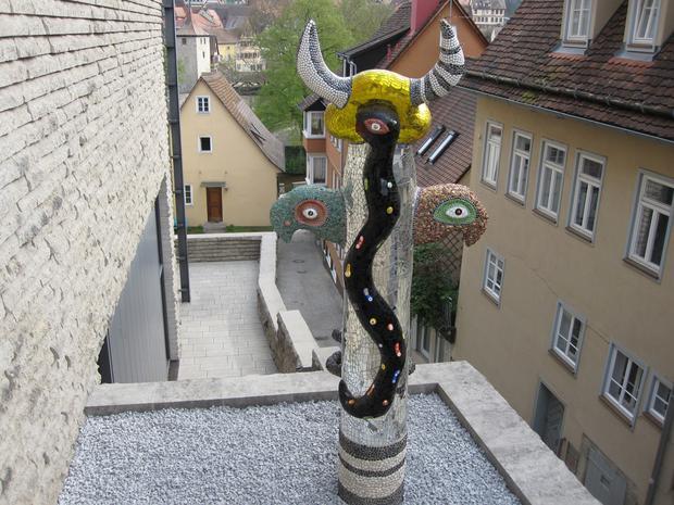 Niki-de-Saint-Phalle-Ausstellung in Hall
