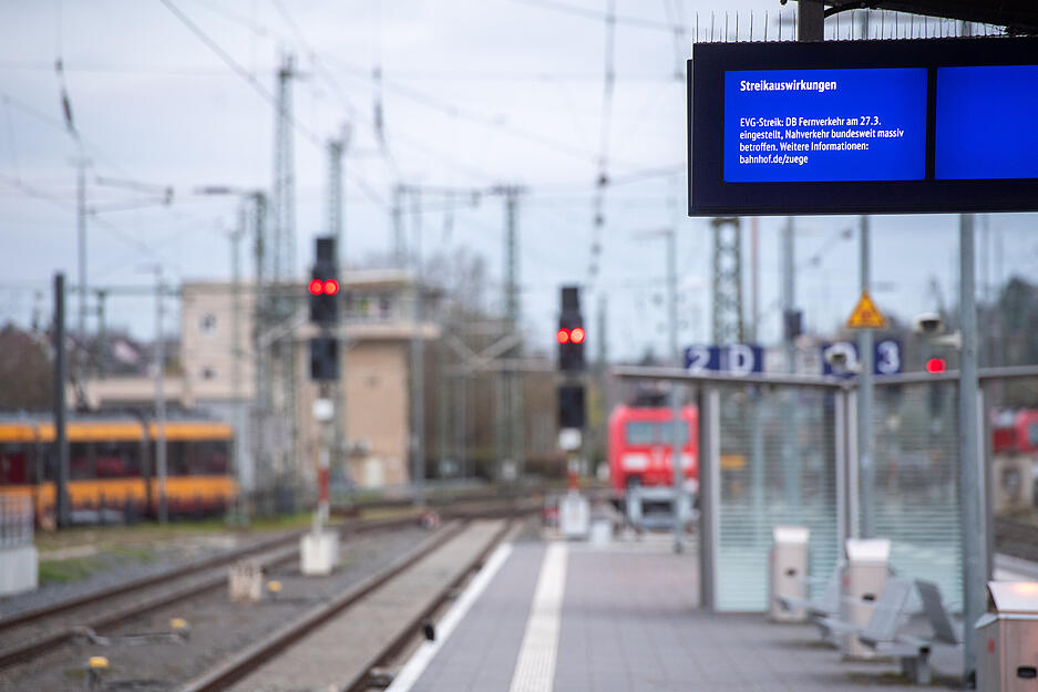 Der Warnstreik hat den Betrieb auf dem Heilbronner Hauptbahnhof zum Erliegen gebracht.