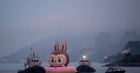 So sieht ein Labubu aus: Hier als große aufblasbare Figur in Hongkong. (Archivbild) So sieht ein Labubu aus: Hier als große aufblasbare Figur in Hongkong. (Archivbild)