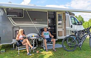 Die Pfabs aus Niedersachsen gehören zu der stetig wachsenden Gruppe von Urlaubern, die mit dem Wohnmobil unterwegs sind. Die Pfabs aus Niedersachsen gehören zu der stetig wachsenden Gruppe von Urlaubern, die mit dem Wohnmobil unterwegs sind.