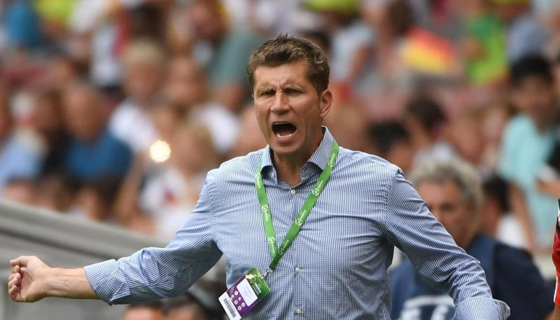U19-Trainer Guido Streichsbier erwartet eine Reaktion seines Teams. Foto: Marijan Murat
