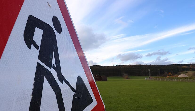 Lassen sich auf Baustellen CO2 und Lärm durch E-Geräte sparen? (Symbolbild) Lassen sich auf Baustellen CO2 und Lärm durch E-Geräte sparen? (Symbolbild)