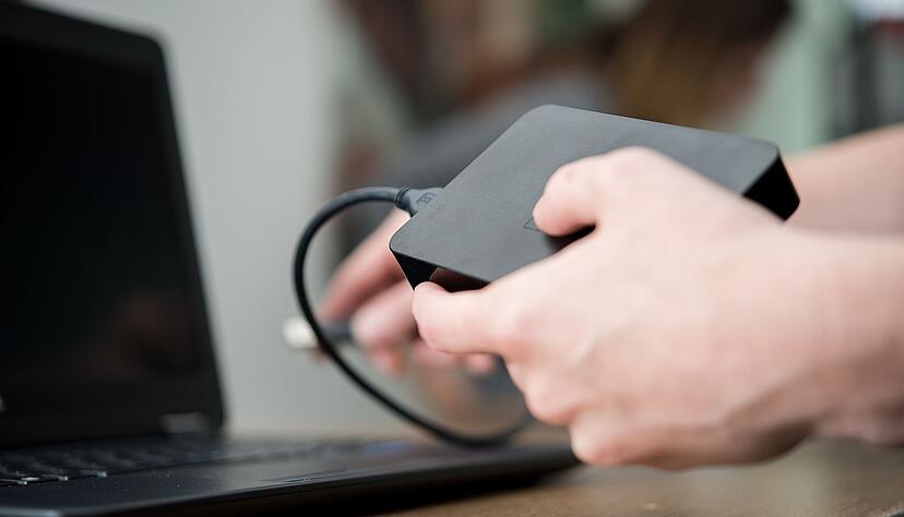 Einmal leer machen bitte: Wer seine Festplatten dauerhaft l&ouml;schen will, greift besser zu spezieller Software.