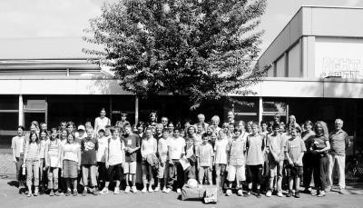 Vertreter der Klassen haben die Preise der Sponsoren entgegengenommen. Für den Verzicht auf den Glimmstengel und gute Projekte drumherum gab es zum Beispiel Bundespreise im Wert von 250 oder 100 Euro. (Foto: privat) Vertreter der Klassen haben die Preise der Sponsoren entgegengenommen. Für den Verzicht auf den Glimmstengel und gute Projekte drumherum gab es zum Beispiel Bundespreise im Wert von 250 oder 100 Euro. (Foto: privat)