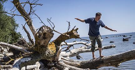 Klimaschutz bedeutet auch Meeresschutz, findet Eckart von Hirschhausen.

Foto: Dominik Butzmann