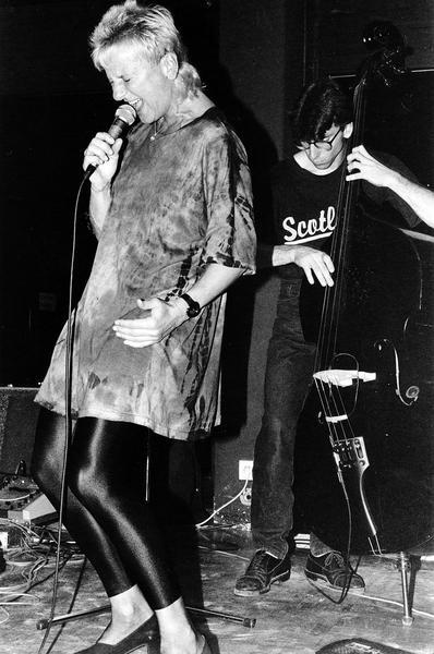 Jazz im Stadtwald. Das erste Open-Air-Konzert des Heilbronner Jazzclubs Cave 61 im Awo-Waldheim, hier mit Jana Koubkova und Band. Aufnahme aus dem Jahr 1993. Jazz im Stadtwald. Das erste Open-Air-Konzert des Heilbronner Jazzclubs Cave 61 im Awo-Waldheim, hier mit Jana Koubkova und Band. Aufnahme aus dem Jahr 1993.