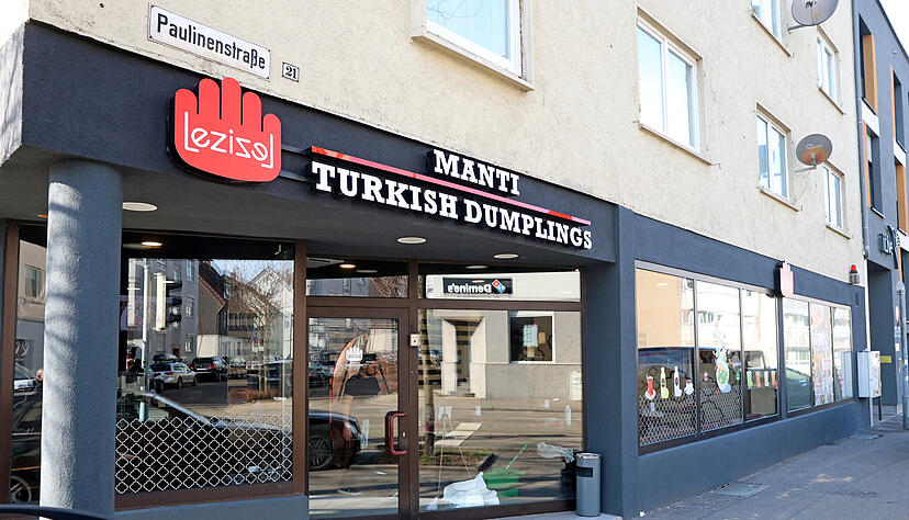 Februar: Die Lezizel-Filiale in der Heilbronner Paulinenstra&szlig;e feiert Neuer&ouml;ffnung. Als Spezialit&auml;t gibt es Manti, das sind t&uuml;rkische Teigtaschen.