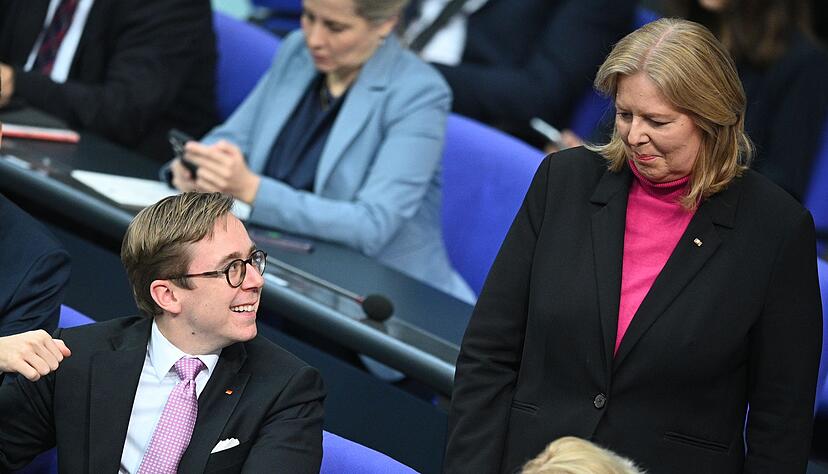 Arbeitsministerin B&auml;rbel Bas (SPD) und der Digital-Staatssekret&auml;r Philipp Amthor (CDU) .