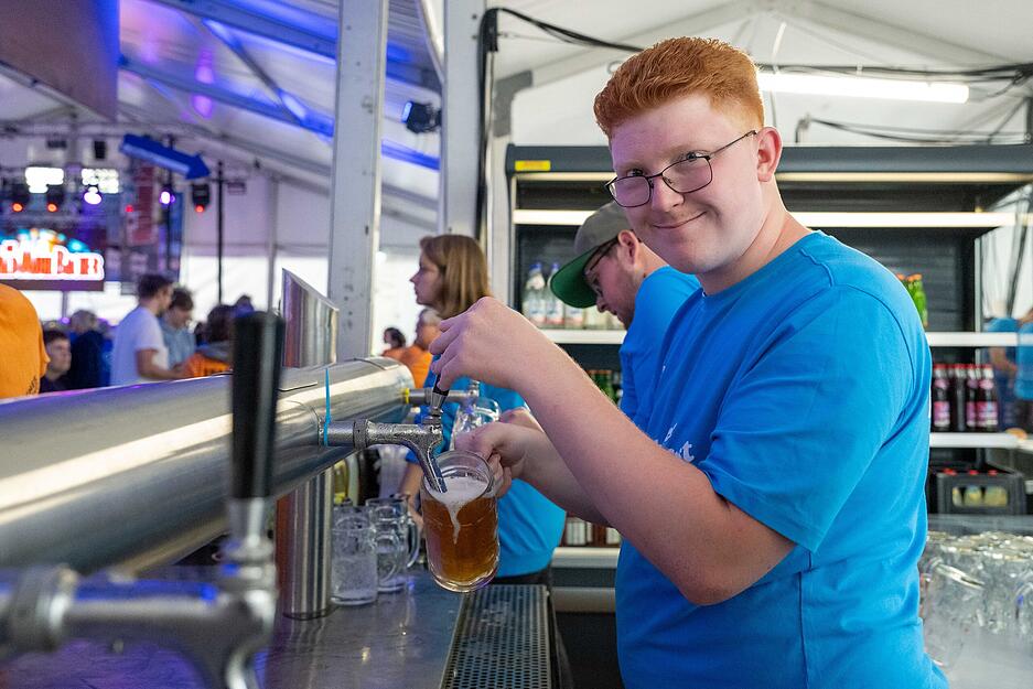 Beim Auftakt des Hagenbacher Bockbierfest darf natürlich eines nicht fehlen: Bier.