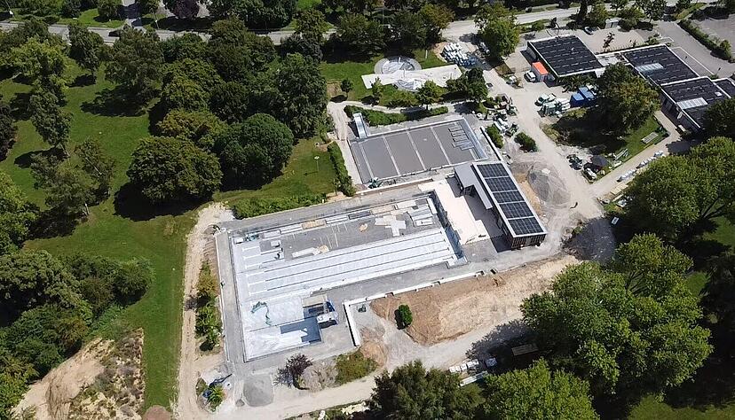 Die Baustelle des Freibades Untergruppenbach aus der Luft aufgenommen. Die Baustelle des Freibades Untergruppenbach aus der Luft aufgenommen.