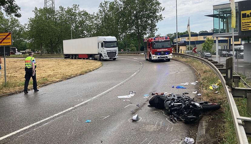 Der Unfall mit dem Lkw (nicht im Bild) ereignete sich im Bereich der Wimpfener Stra&szlig;e und Neckartalstra&szlig;e.