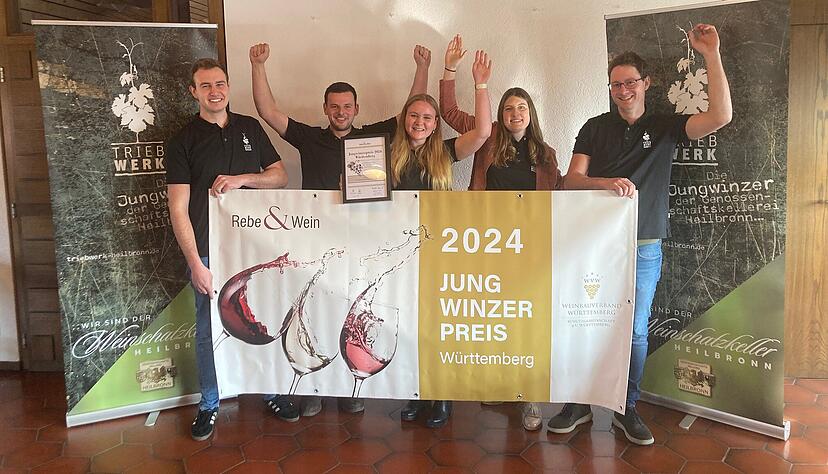 Jubel bei der Genossenschaftskellerei Heilbronn. Deren Jungwinzervereinigung Triebwerk wurde am Donnerstag vom Weinbauverband Württemberg mit dem Titel Jungwinzer des Jahres ausgezeichnet.