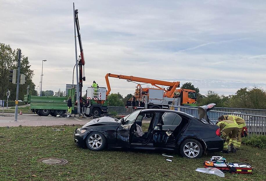 Schwerer Unfall an der Otto-Konz-Br&uuml;cke in Heilbronn