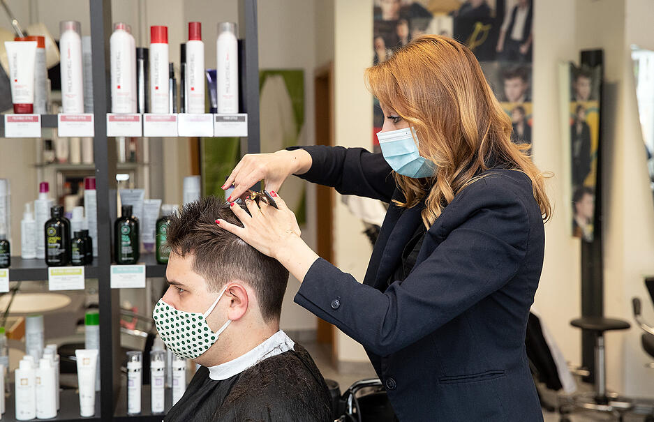 Wie Friseure jetzt arbeiten - ein Selbstversuch