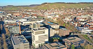 Allein der Bau des Campus am Rande der Innenstadt durch die Dieter-Schwarz-Stiftung hat Heilbronn nachhaltig verändert. Dort sollen künftig bis zu 10 000 Studenten unterrichtet werden. 
Foto: Matthias Bitsch