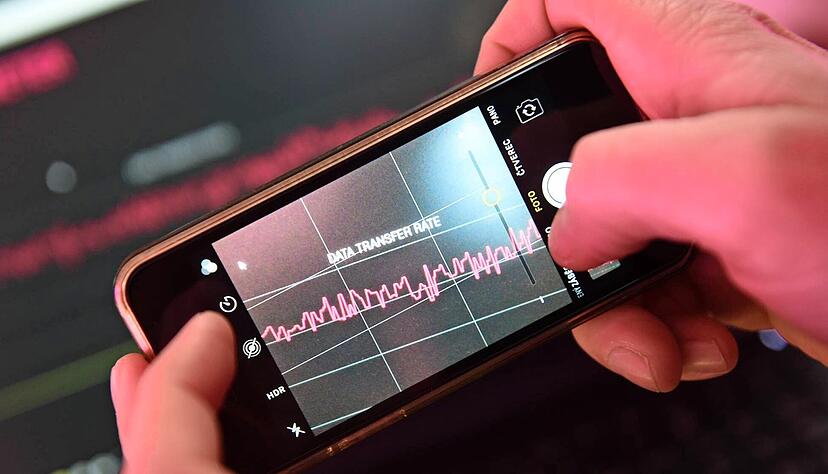 Wie sieht es mit der Datenrate aus? Am 5G-Ausbau im Hohenlohekreis wird gearbeitet.
Foto: privat Wie sieht es mit der Datenrate aus? Am 5G-Ausbau im Hohenlohekreis wird gearbeitet.
Foto: privat