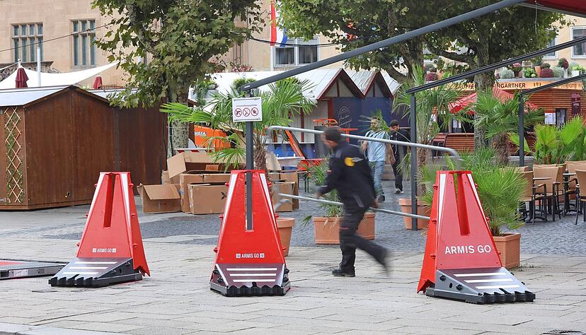 Zufahrtssperren, die Schutz vor Anschlägen bieten, waren beim vergangenen Weindorf in Heilbronn installiert worden. Zufahrtssperren, die Schutz vor Anschlägen bieten, waren beim vergangenen Weindorf in Heilbronn installiert worden.