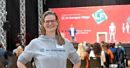 Britta Leusing in der Maschinenfabrik. Veranstalter sind das Hochschulforum Digitalisierung und die Stiftung Innovation in der Hochschullehre.
Foto: Mario Berger