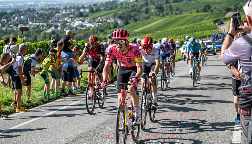 Beim Anstieg zum Jägerhaus gab es eine letzte große Kraftprobe vor dem Etappenende. Beim Anstieg zum Jägerhaus gab es eine letzte große Kraftprobe vor dem Etappenende.