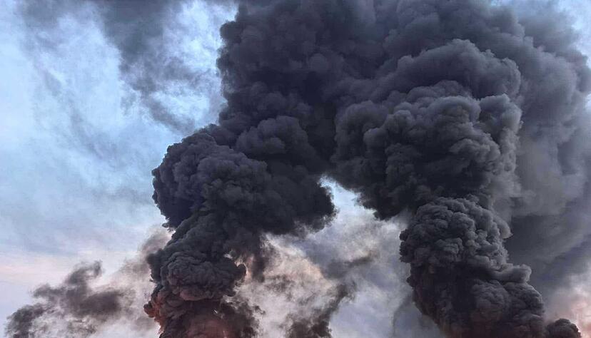 Zahlreiche Schiffe gingen in Flammen auf.