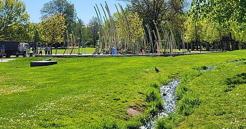 Spazieren gehen im Park. Das hilft neben Gartenarbeit den Hohenlohern im Kampf gegen die Fr&uuml;hjahrsm&uuml;digkeit.