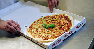 Das Lieferdienst-Gesch&auml;ft boomt, zahlreiche Marken bieten ihre Ware auf Lieferando und Co. an. In Heilbronn und Hohenlohe werfen manche allerdings Fragen auf.