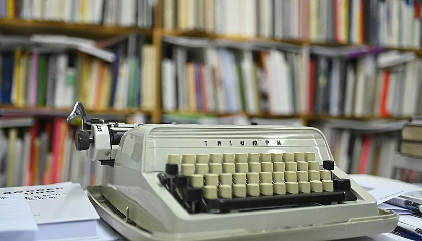 Geh&ouml;rte fest zu seinem B&uuml;ro: Gomringers Schreibmaschine. (Archivbild)