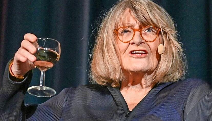 &bdquo;Wenn ich zur&uuml;ckblicke, was vor 50 Jahren war. Wir Frauen haben ungeheuer viel erreicht&ldquo;: Am 26. M&auml;rz spricht Alice Schwarzer &ndash; hier bei der Buchvorstellung in Berlin &ndash; in der Volkshochschule Heilbronn &uuml;ber &bdquo;Feminismus pur .99 Worte&ldquo;.