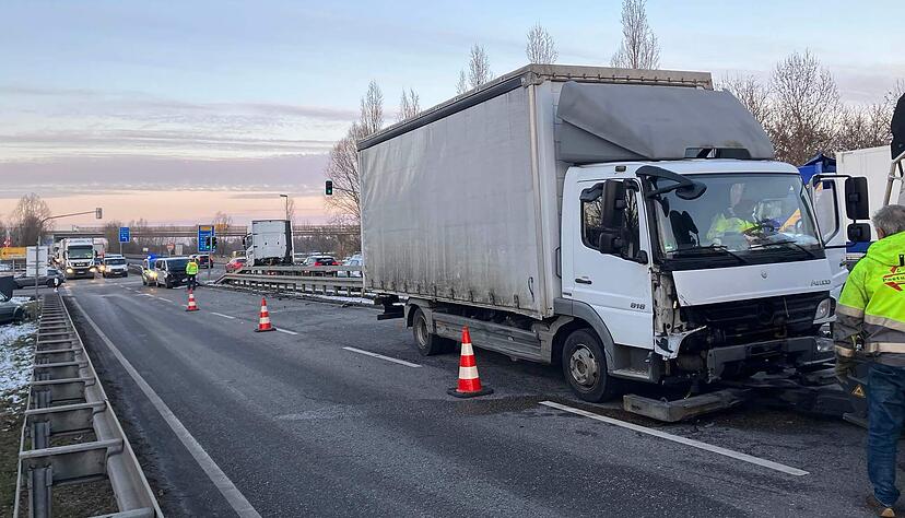 Auch ein Laster war in den Unfall verwickelt.