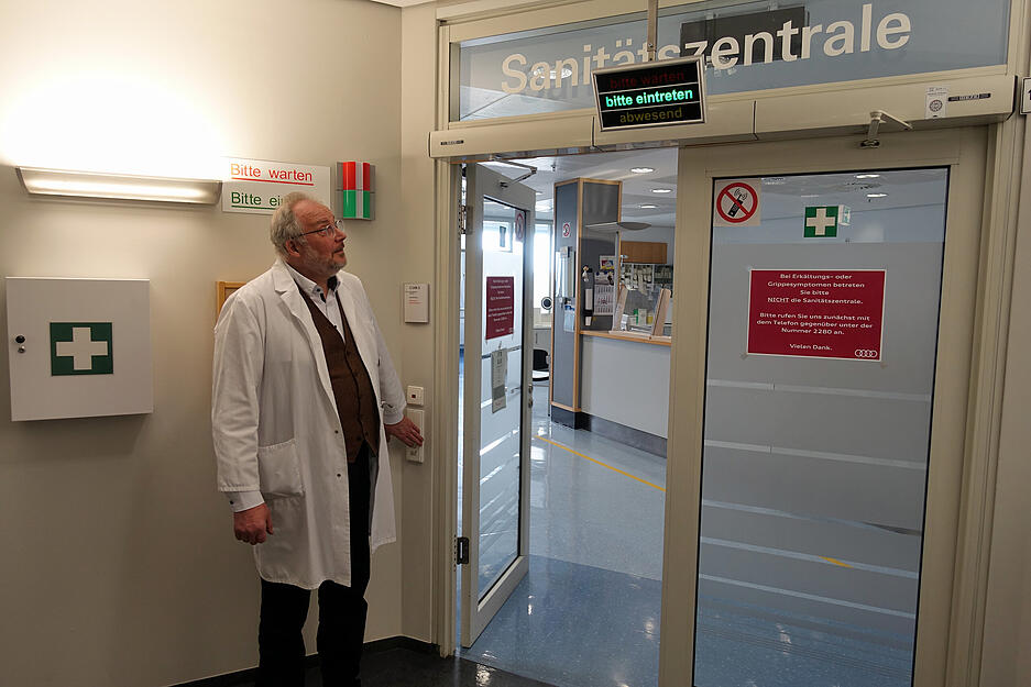 Dr. Horst Mann, Leiter Gesundheitsschutz bei Audi in Neckarsulm, hat die Abl&auml;ufe f&uuml;r Corona-Verdachtsf&auml;lle optimiert.