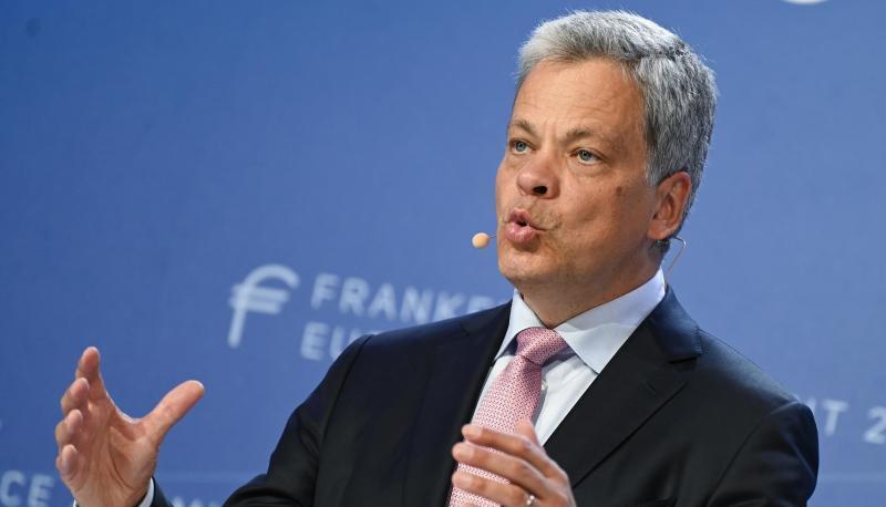 Manfred Knof, Vorsitzender des Vorstands der Commerzbank, steuert das Bankhaus um. Manfred Knof, Vorsitzender des Vorstands der Commerzbank, steuert das Bankhaus um.