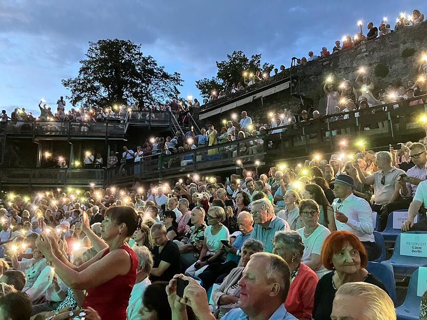 Sehr nahbar, sehr authentisch, sehr witzig.