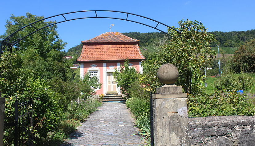 Das Teehaus am Kocher ist ein beliebtes Fotomotiv in Forchtenberg. Schon Sophie Scholl soll hier in den Gärten am Kocher Tee getrunken haben. Das Teehaus am Kocher ist ein beliebtes Fotomotiv in Forchtenberg. Schon Sophie Scholl soll hier in den Gärten am Kocher Tee getrunken haben.