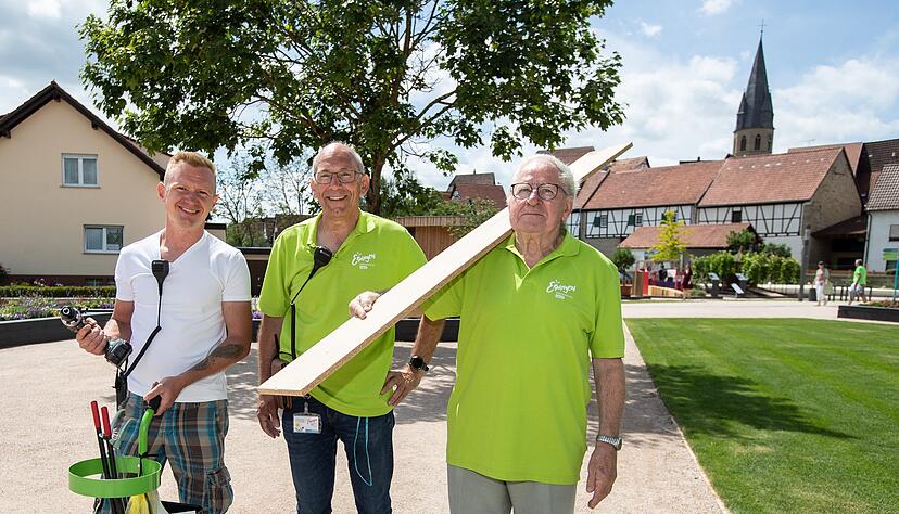 Packen an, wo es klemmt und bessern nach: Paul Kaufmann, Reiner Bucher und Dieter Antritter vom Gel&auml;ndeteam.